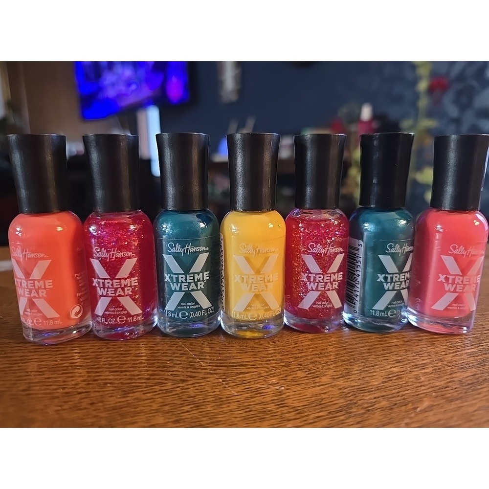 Sally Hansen Xtreme Wear Nail Color Polish Lot (Set of 7)